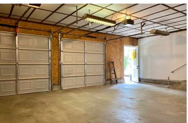Building Photo - 20427 Mack Dr
