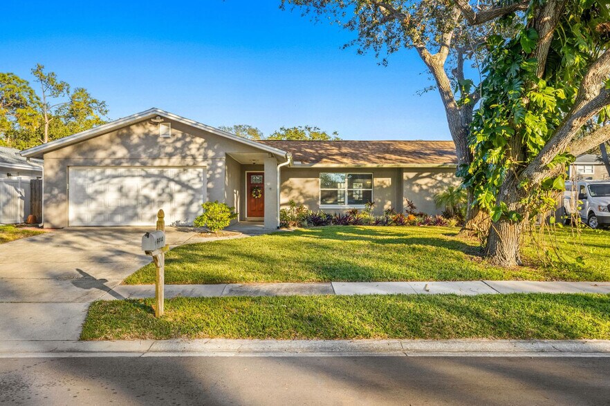 Building Photo - 9444 Laura Anne Dr