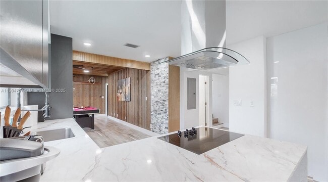 Building Photo - 2525 Garfield St