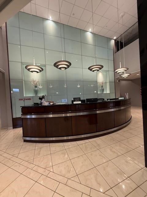 Primary Photo - 7000 JFK Blvd E