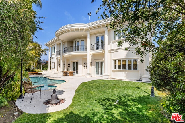 Building Photo - 2229 Summitridge Dr