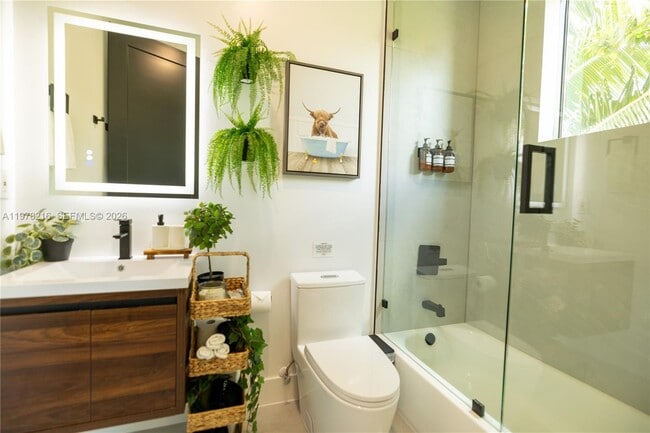 Building Photo - 8850 NE 8th Ct