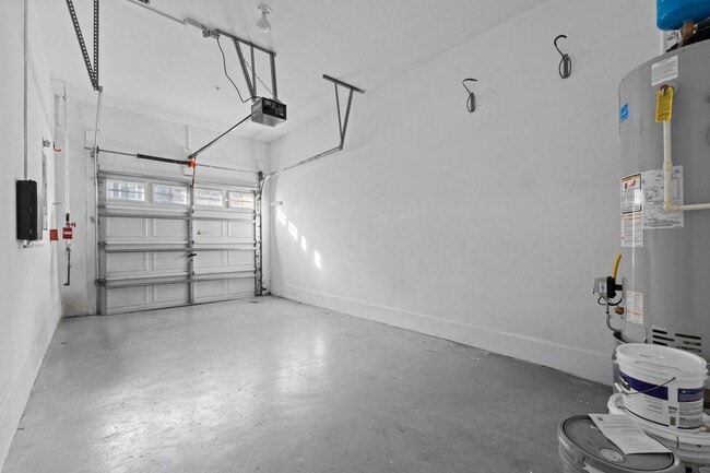 Building Photo - 3008 Bayshore Pointe Dr