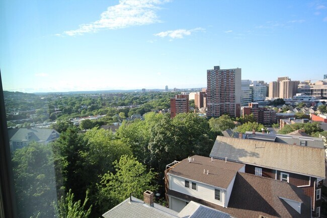 Building Photo - 70 Parker Hill Ave