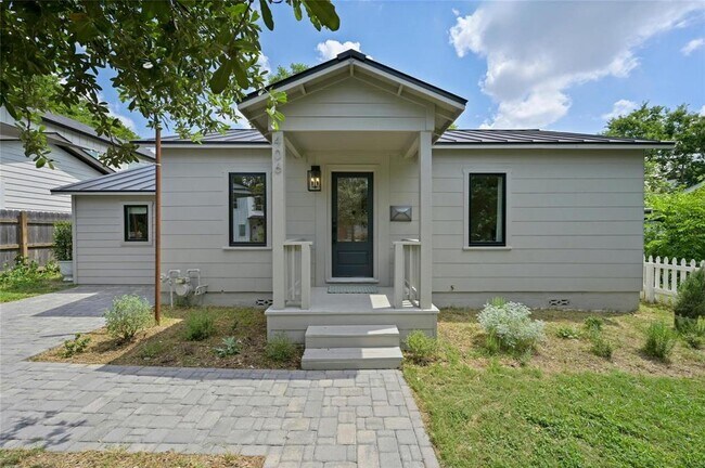 Primary Photo - 406 W 55th St