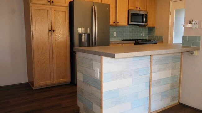 Building Photo - Beautiful 3 bedrooms corner unit condo located in Poway.