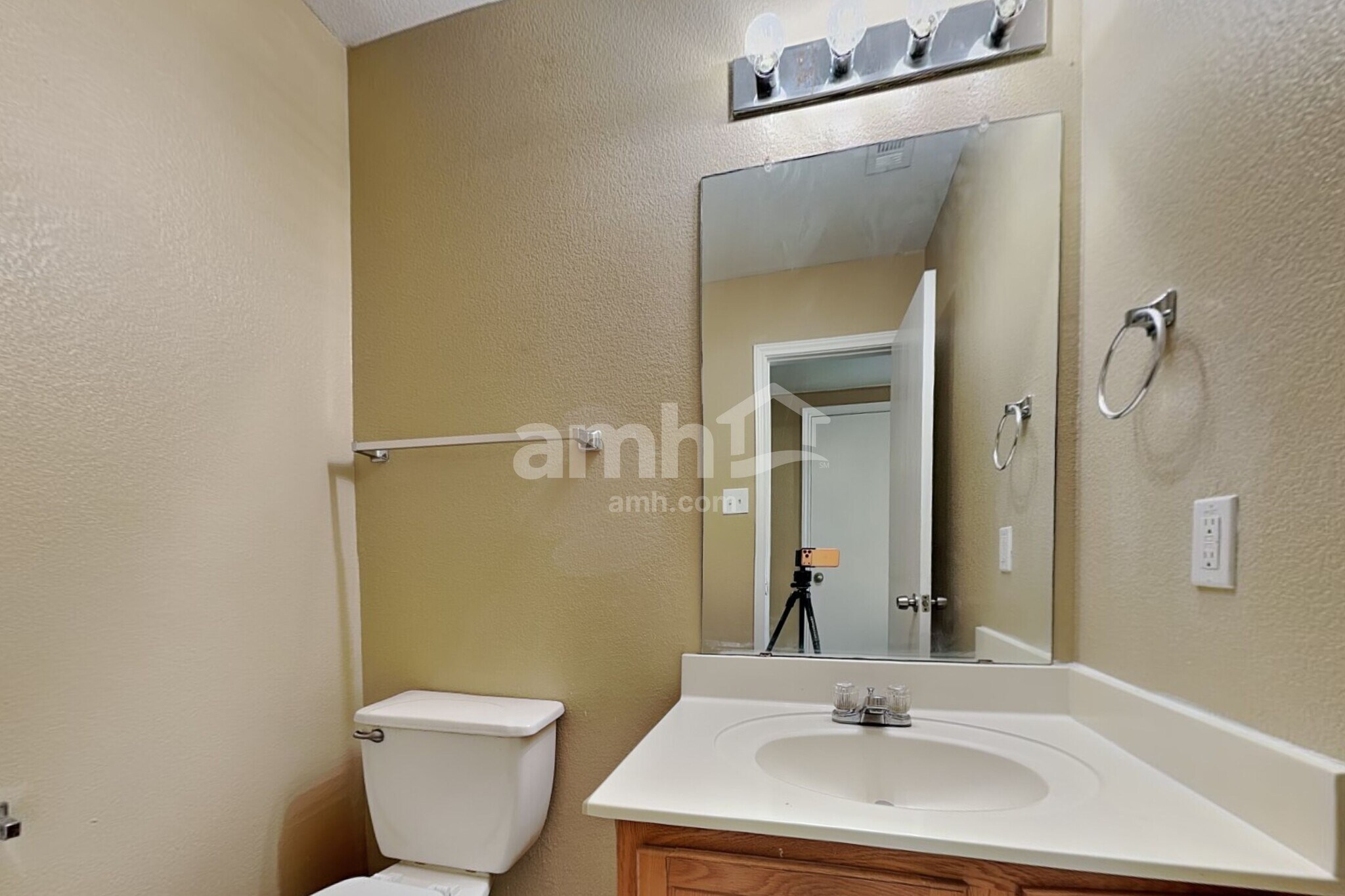 Building Photo - 5337 Mathra Dr
