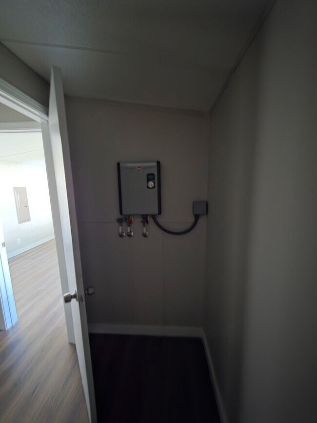 Building Photo - Lake Cherie Mobile Estates