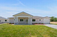 Building Photo - NEW HOME! 3/2  in Hawthorne