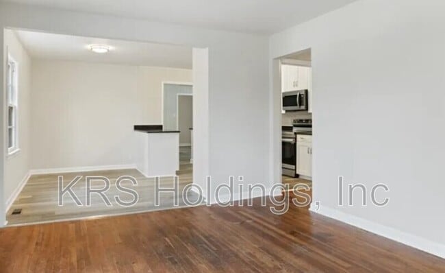 Building Photo - 1210 Downing Rd