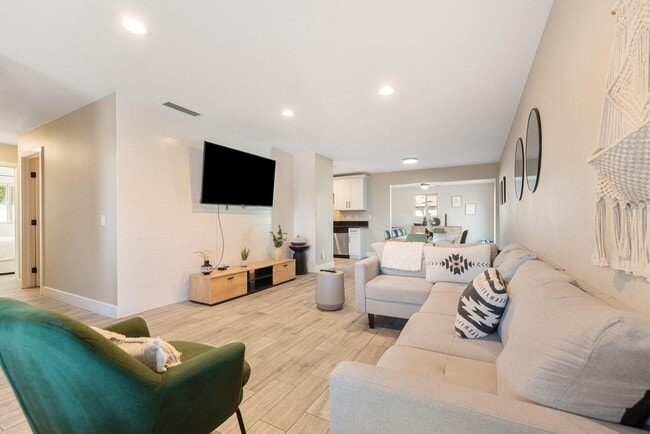 Building Photo - 82934 Vía Venecia