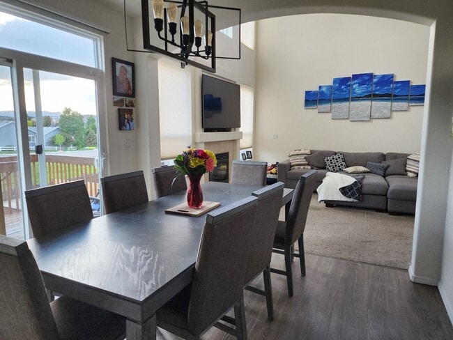 Building Photo - Stunning 2-Story 4 Bedroom Home With Finis...