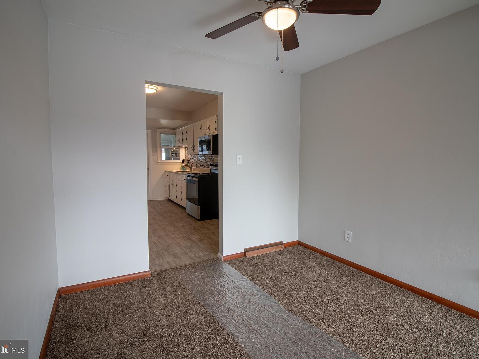 Building Photo - 6301 Salem Park Cir