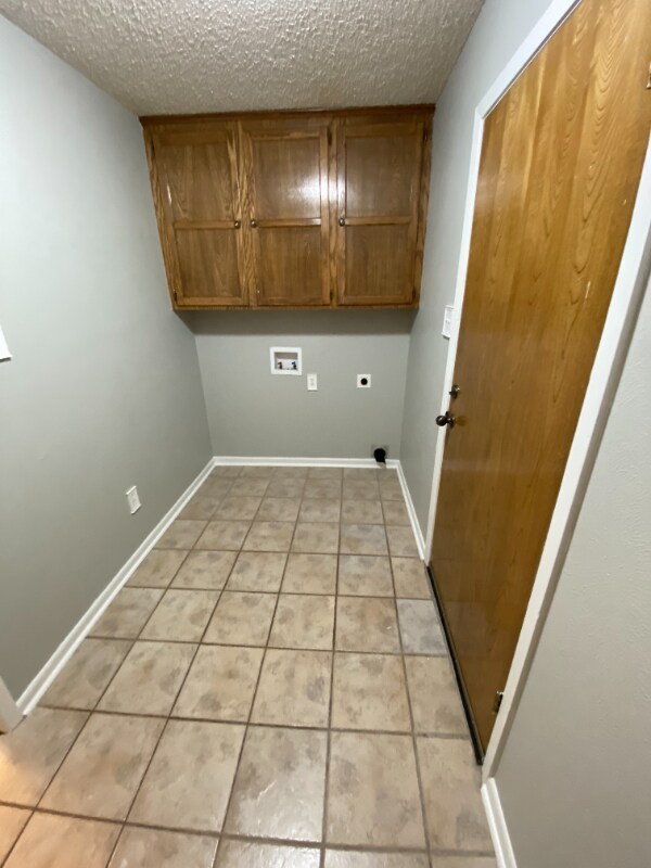 Building Photo - 3320 Lockhaven Dr