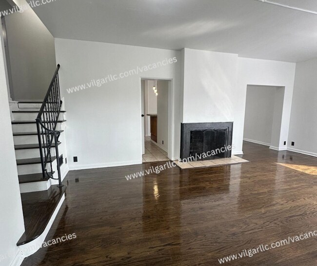 Building Photo - Newly Renovated 4 Bedroom • 2- Bathroom 3 story Home
