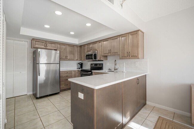Building Photo - Fully Furnished 2BR/2BA Condo in Premier 5...