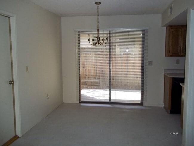 Building Photo - 1005 W Alene Ave