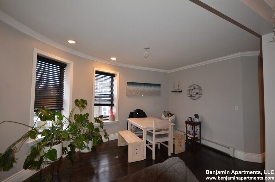 Building Photo - 60 Florida St