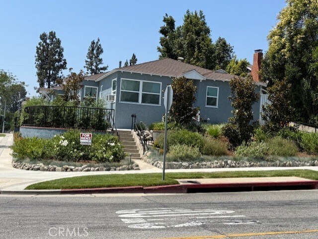 Building Photo - 1002 N Glenoaks Blvd