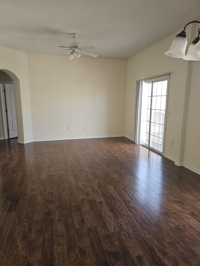 Building Photo - BEAUTIFUL, SPACIOUS,   2 BEDROOMS, 2 BATH APARTMENT