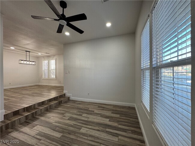 Building Photo - 9501 Ironsend St