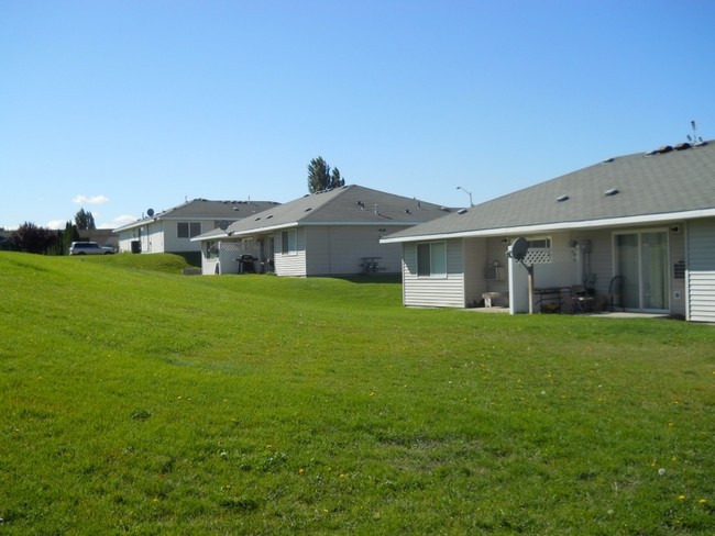 Primary Photo - Morrow Estates Apartments