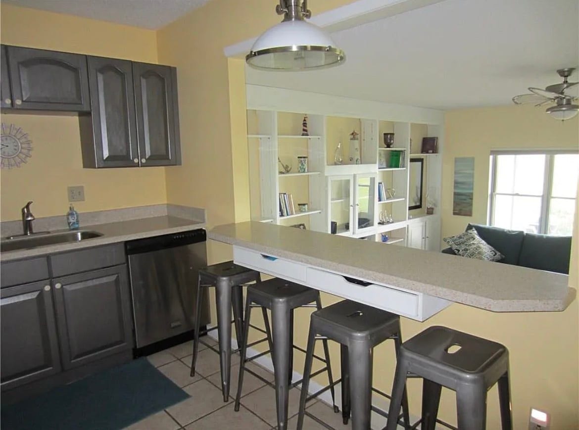 Building Photo - 1030 Lookout Dr