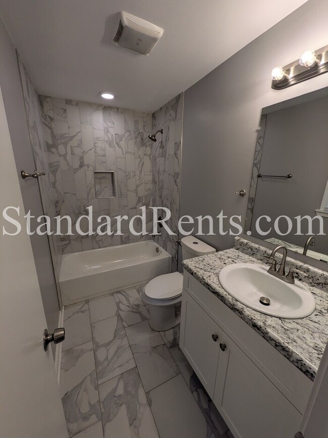 Building Photo - 4404 Currie Ct