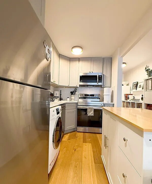 Building Photo - Recently renovated 1-Bedroom 1-bath unit with Private Outdoor Space and Finished Cellar