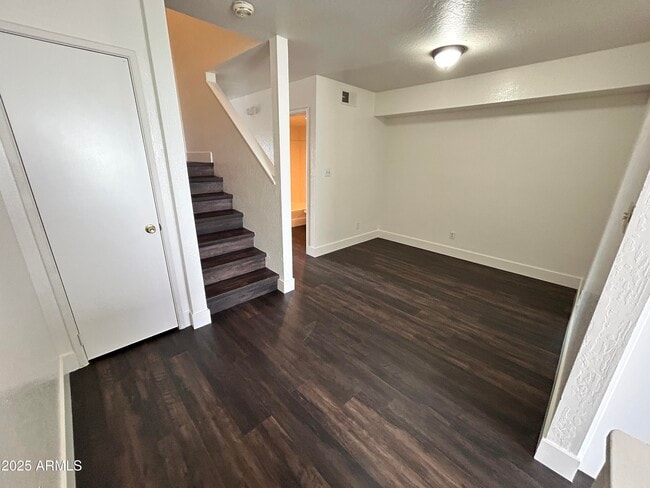 Building Photo - 1702 E Ocotillo Rd