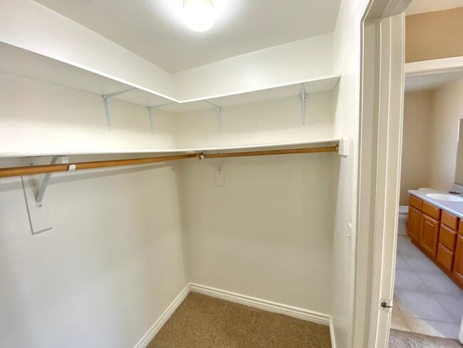 Building Photo - 15917 Sierra Vista Ct