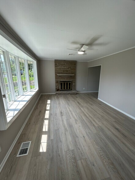 Building Photo - 104 Elmwood Rd