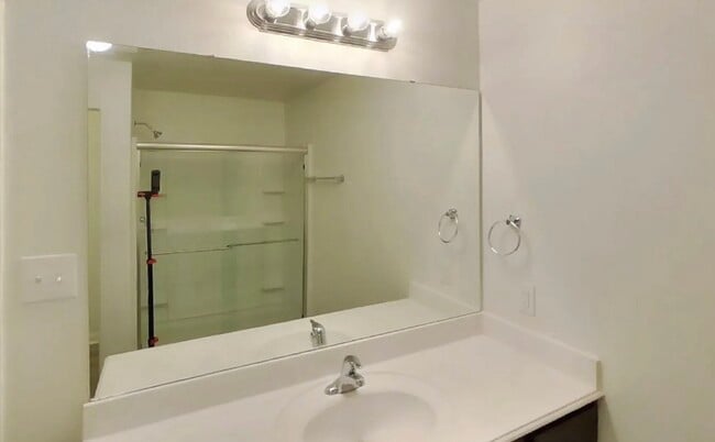 Building Photo - Warm, Welcoming, and Wonderfully Maintained 3-Bedroom Home