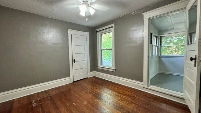 Building Photo - $2,300 | 4 Bedroom, 2 Bathroom Multi Floor...
