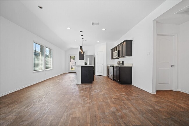 Building Photo - 14634 Cyn Pnes Ln