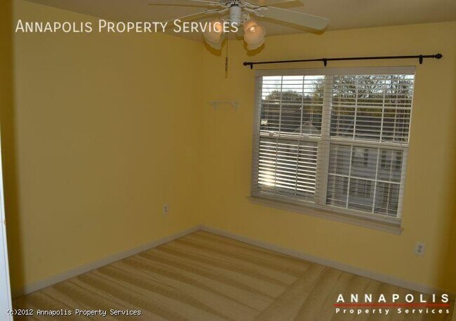 Building Photo - 2701 Thornbrook Ct