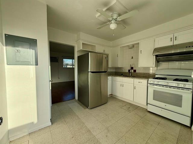 Building Photo - 321 La Salle Dr