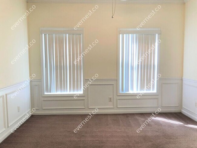 Building Photo - 125 Oak Park Terrace
