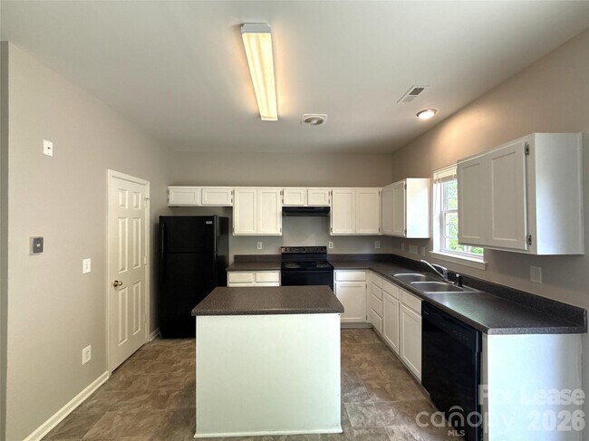 Building Photo - 1207 Joannas Ct