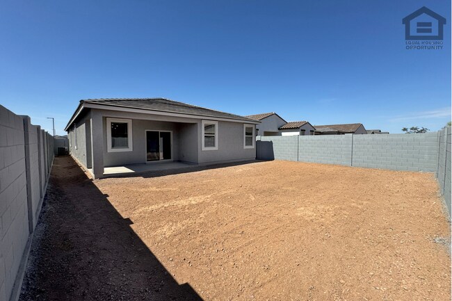 Building Photo - 18236 Avenida del Sol W