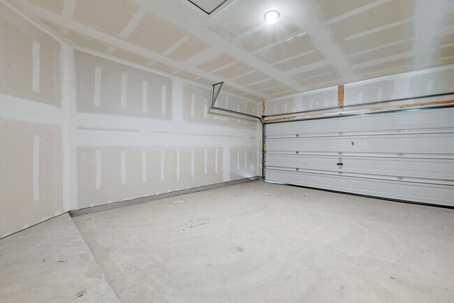 Building Photo - 216 Skipping Stone Run