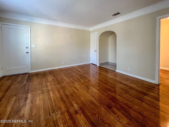 Building Photo - 935 Landon Ave