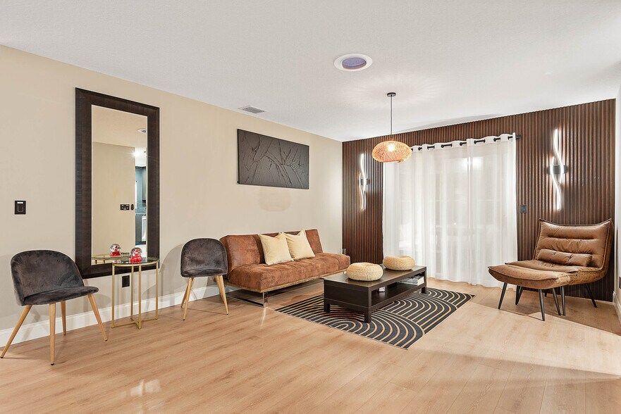 Building Photo - 61 Comanche Ct