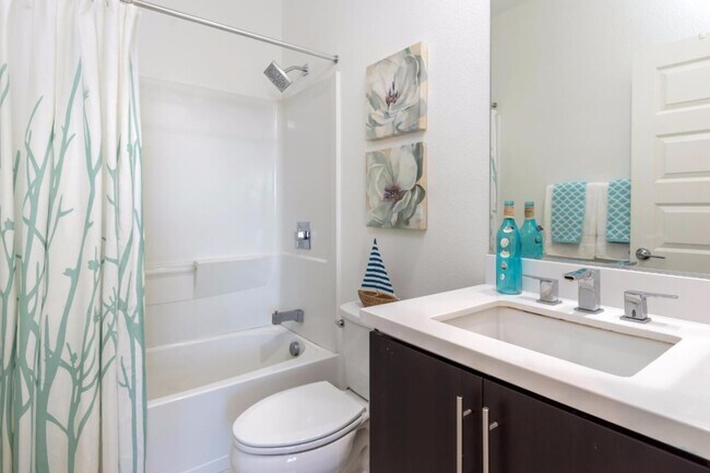 Building Photo - 1302 N Capitol Ave