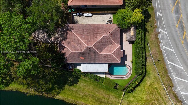 Building Photo - 16000 SW 91st Ct