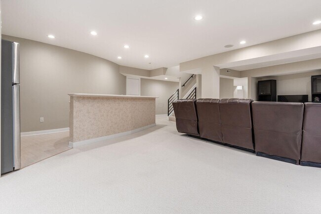 Building Photo - 4602 Sandwich Ct