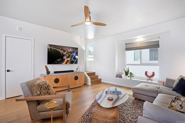 Building Photo - Discover this stunning 2-bedroom, 2-bath home in San Diego!