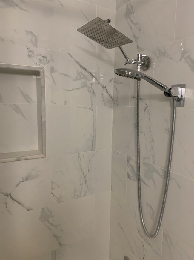 Building Photo - 909 Silber Rd