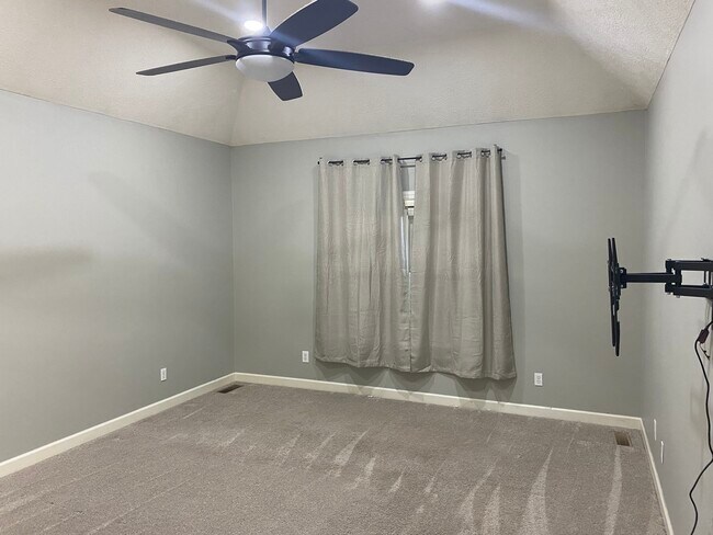 Building Photo - 35 Winchester Cv