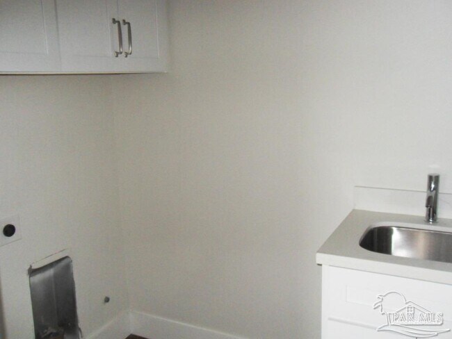 Building Photo - 3003 E Blount St